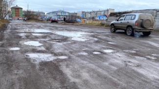 Дорогу, которая ведет к Воркутинской городской больнице,  отремонтируют летом 2024 года