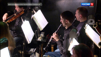 На XXXV фестивале «Сыктывкарса тулыс» зрители увидят и услышат более тридцати приглашенных солистов, музыкантов, дирижеров из ведущих театров страны и зарубежья