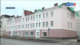 Внеплановые работы на крыше затягивают капремонт в доме по Орджоникидзе в Сыктывкаре