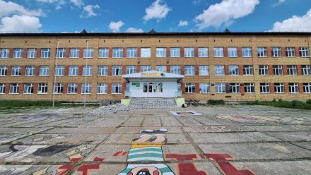 Сергей Елдин проконтролировал ход капитального ремонта школы в селе Усть-Кулом