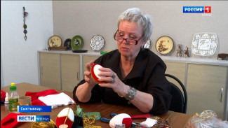 Сыктывкарская мастерица изготовила необычные пасхальные яйца