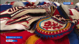 Жительницы тундры в свободное время шьют, выделывают кожу и передают бабушкины секреты дочерям