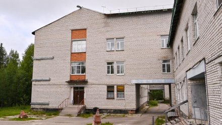 Ростислав Гольдштейн поручил просчитать стоимость ремонта кровли и фасада здания Троицко-Печорской ЦРБ