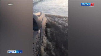 В Ижемском районе закрыта ледовая дорога через реку Ижма, связывающая посёлок Том с деревней Картаель