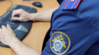 Сотрудник линейного управления полиции на транспорте, обвиняемый в передаче служебной информации преступной группе, занимающейся распространением наркотических средств, заключен под стражу