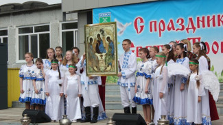 В Усть-Усе отметили праздник Святой Троицы и 260-летие села
