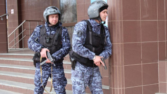 За прошедшую неделю росгвардейцы трижды выезжали по сигналу  «тревога» в одну из гостиниц Усинска