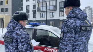 В Сыктывкаре росгвардейцы задержали нарушителей, отказавшихся оплачивать счет в баре