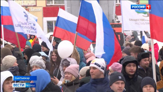 В Эжве состоялся патриотический митинг-концерт в поддержку российских военнослужащих