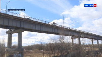 Ростислав Гольдштейн поручил организовать круглосуточный весовой контроль на понтонной переправе рядом с Краснозатонским мостом в Сыктывкаре