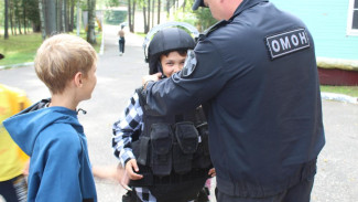 Росгвардейцы познакомили с профессией сапера участников профильной  смены в «Гренаде»