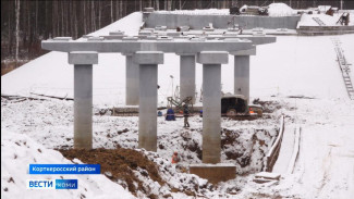 В Корткеросском районе возобновились работы по реконструкции моста через реку Лемью