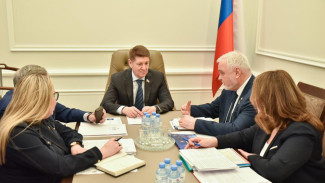 В рамках Дней Республики Коми в Совете Федерации состоялась рабочая встреча Владимира Уйба и Андрея Шевченко