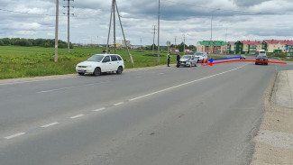 В Сыктывкаре по вине неопытного водителя столкнулись две «Лады»