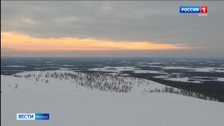 В Ямало-Ненецком автономном округе спасатели достали сорвавшихся в ущелье снегоходчиков из Воркуты