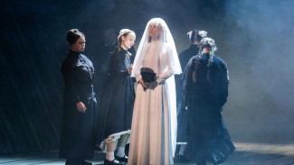 Дискотека и семейные отношения: чему был посвящен третий конкурсный день Фестиваля театров малых городов России