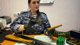В Сыктывкаре местный житель принес в Росгвардию найденное оружие  и более 50 штук патронов