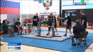 В Сыктывкаре проходит Чемпионат Северо-Западного федерального округа по пауэрлифтингу
