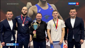 Две золотые медали завоевали спортсмены из Коми на всероссийских соревнованиях по вольной борьбе