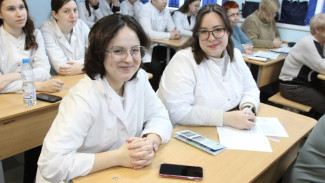 Преемственность и наставничество: в сыктывкарском медколледже обсудили сотрудничество с работодателями