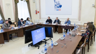 Алгоритмы против смыслов: в ОП РФ рассказали об информационном противостоянии в интернете