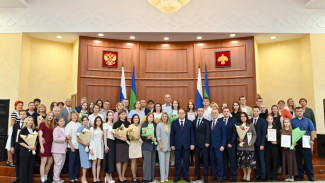 По поручению Ростислава Гольдштейна для стобалльников ЕГЭ, победителей и призёров Всероссийской олимпиады школьников увеличены региональные выплаты