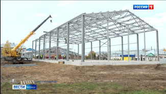 В селе Айкино Усть-Вымского района идёт строительство современного модульного спортивного зала