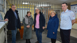 Представители общественного совета и ОНК региона посетили дежурную часть сыктывкарской полиции