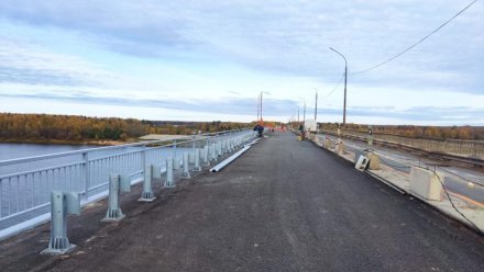 Нацпроект «Инфраструктура для жизни»: продолжается ремонт моста через реку Вычегда