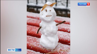 Жители Ухты уже лепят снеговиков